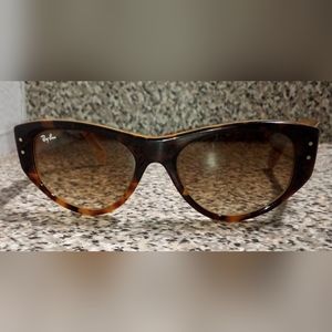 WOMEN'S TORTOISE SHELL BROWN/TAN RAYBAN SUNGLASSES